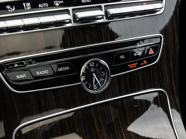 Mercedes-Benz C 300 4MATIC | AMG Pack | Keyless | Мъртва точка - автомобили, коли, обяви за нови и употребявани 12