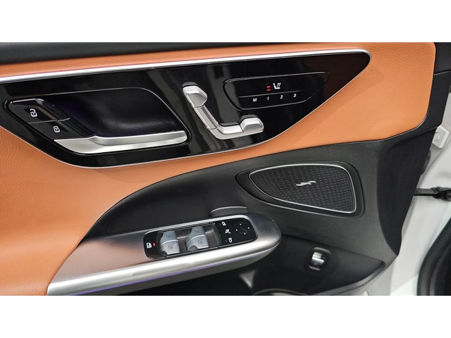 Mercedes-Benz C 300 C300 4MATIC AMG Line | 360  Камера | HUD | Панорам - автомобили, коли, обяви за нови и употребявани 14