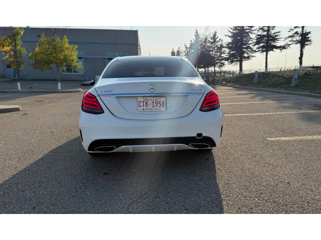 Mercedes-Benz C 400 - автомобили, коли, обяви за нови и употребявани 3