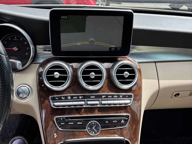 Mercedes-Benz C 400 4MATIC* BURMESTER* PANORAMA* KEYLESS* - автомобили, коли, обяви за нови и употребявани 8