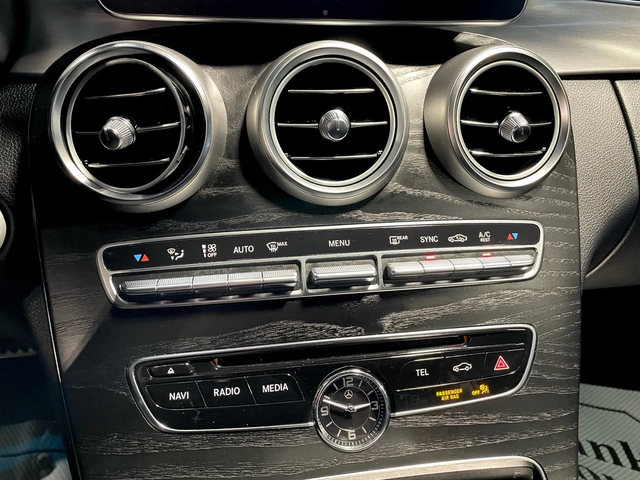 Mercedes-Benz C 43 AMG 4MATIC/AMG PKG/NAVI/Line Ass/LEATHER/PANO - автомобили, коли, обяви за нови и употребявани 12