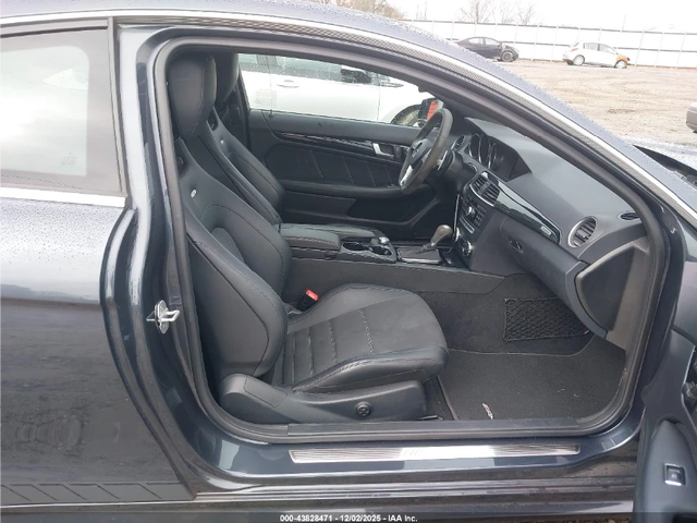 Mercedes-Benz C 63 AMG - автомобили, коли, обяви за нови и употребявани 6