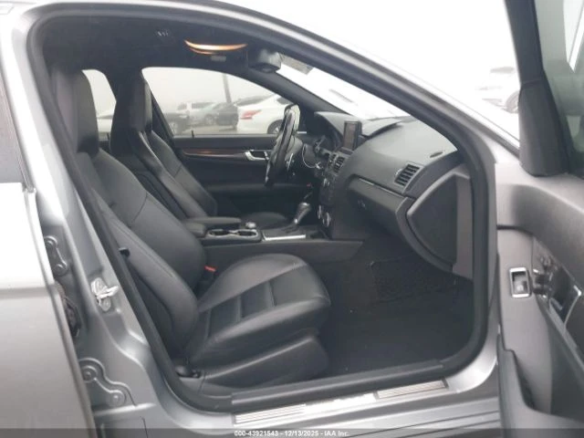 Mercedes-Benz C 63 AMG - автомобили, коли, обяви за нови и употребявани 8