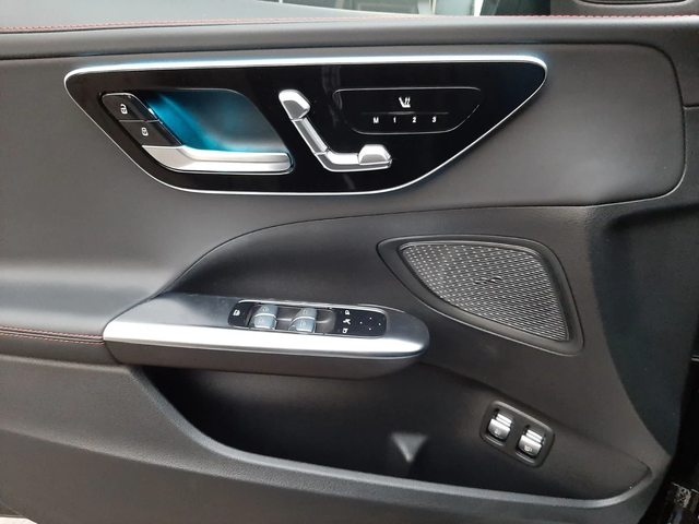 Mercedes-Benz C 63 AMG - автомобили, коли, обяви за нови и употребявани 7