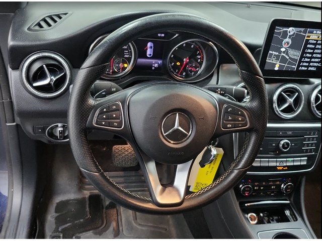 Mercedes-Benz CLA 250 видео на двигателя - автомобили, коли, обяви за нови и употребявани 10