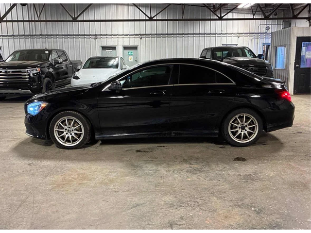 Mercedes-Benz CLA 250 * AMG PACK* 4 MATIC* BLIND SPOTS* Погдрев* - автомобили, коли, обяви за нови и употребявани 1