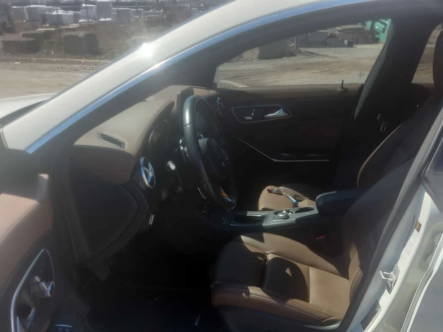Mercedes-Benz CLA 250 ПОДГРЕВИ * KEYLESS * CARFAX - автомобили, коли, обяви за нови и употребявани 4