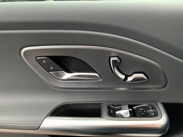 Mercedes-Benz CLA 250 + EQ Premium DISTR MultiB 360 W/P Pano Massage B/S - автомобили, коли, обяви за нови и употребявани 9