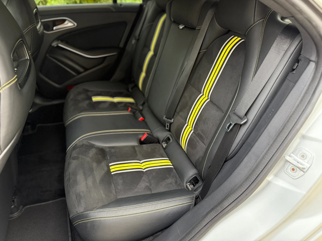 Mercedes-Benz CLA 250i AMG ORANGE ART EDITION - автомобили, коли, обяви за нови и употребявани 11