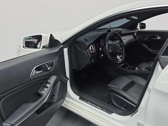 Mercedes-Benz CLA 4Matic - автомобили, коли, обяви за нови и употребявани 10