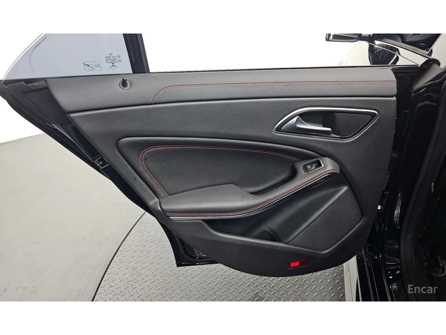 Mercedes-Benz CLA 45 AMG 4MATIC - автомобили, коли, обяви за нови и употребявани 10
