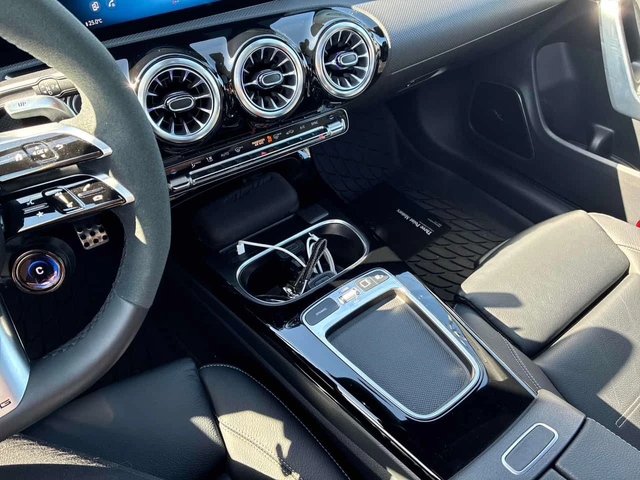 Mercedes-Benz CLA * AMG 35 * 2 КЛЮЧА* ПОДГРЕВ* PANO* KEYLESS* - автомобили, коли, обяви за нови и употребявани 16