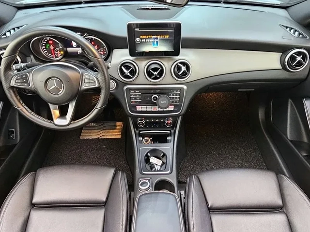 Mercedes-Benz CLA 2.5 - автомобили, коли, обяви за нови и употребявани 6