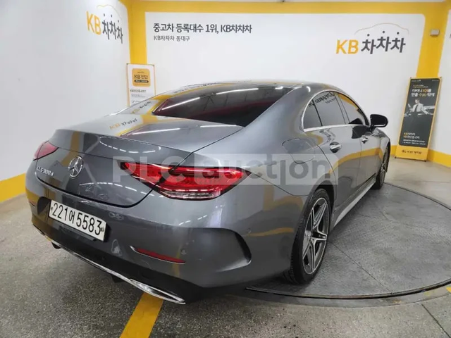 Mercedes-Benz CLS 300 * ДИСТРОНИК* BURMASTER* 360 КАМЕРА* АМБИЕНТНО* - автомобили, коли, обяви за нови и употребявани 3