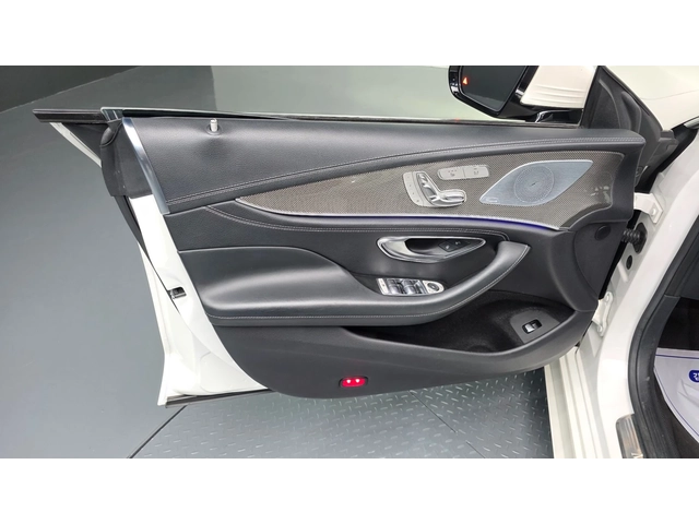 Mercedes-Benz CLS 300 - автомобили, коли, обяви за нови и употребявани 8