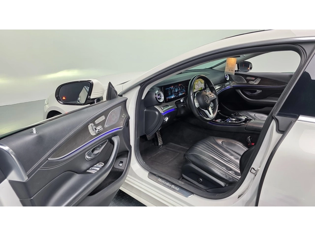 Mercedes-Benz CLS 300 - автомобили, коли, обяви за нови и употребявани 9