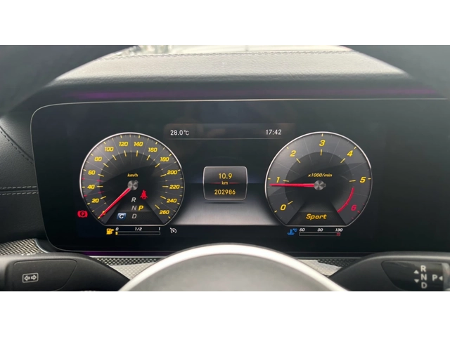 Mercedes-Benz CLS 300 d AMG Line - автомобили, коли, обяви за нови и употребявани 7