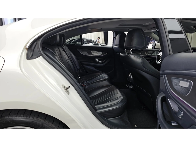 Mercedes-Benz CLS 300 d AMG Line - автомобили, коли, обяви за нови и употребявани 9