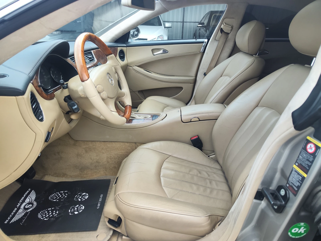 Mercedes-Benz CLS 320 AMG* NAVI* ALCANTAR* LIZING - автомобили, коли, обяви за нови и употребявани 4