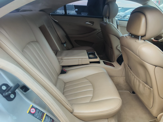 Mercedes-Benz CLS 320 AMG* NAVI* ALCANTAR* LIZING - автомобили, коли, обяви за нови и употребявани 6