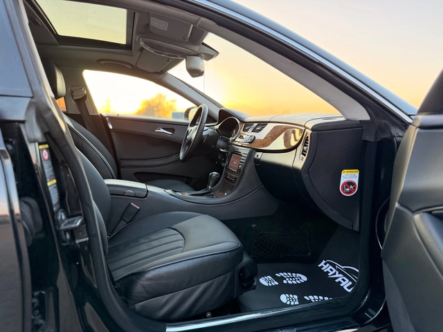 Mercedes-Benz CLS 320 CDI= 63AMG= FACELIFT= KEYLESS GO= ПОДГРЯВАНЕ/ОБДУХ - автомобили, коли, обяви за нови и употребявани 10
