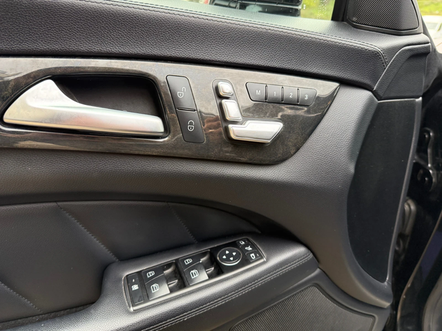 Mercedes-Benz CLS 350 - автомобили, коли, обяви за нови и употребявани 12