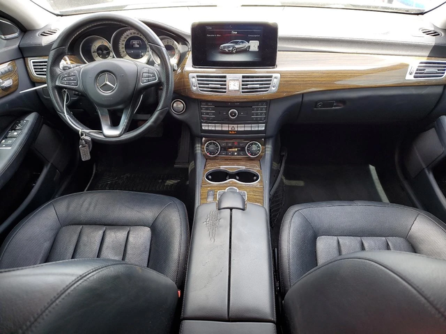 Mercedes-Benz CLS 400 AMG* Harman/Kardon* Blins Spot* Keyless - автомобили, коли, обяви за нови и употребявани 7