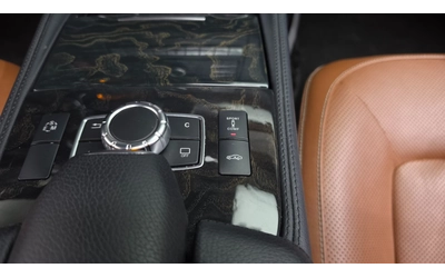 Mercedes-Benz CLS 400 - автомобили, коли, обяви за нови и употребявани 13