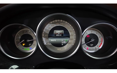 Mercedes-Benz CLS 400 - автомобили, коли, обяви за нови и употребявани 7