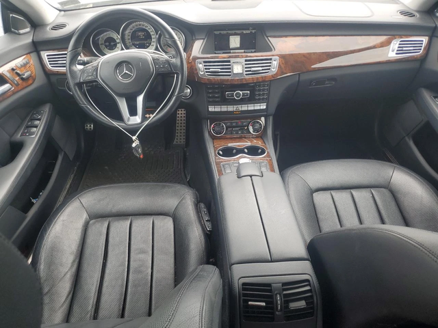 Mercedes-Benz CLS 500 550 4MATIC AMG Pack* Harman/Kardon* Keyless - автомобили, коли, обяви за нови и употребявани 7