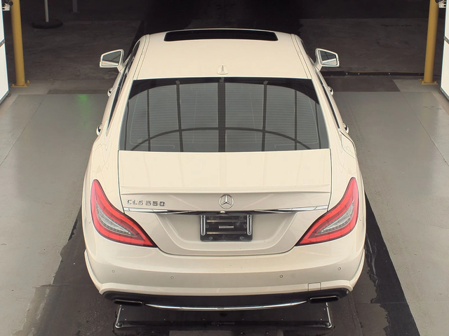 Mercedes-Benz CLS 550 AMG* LANE ASSIST* МАСАЖ* KEYLESS GO* ОБДУХ* HARMAN - автомобили, коли, обяви за нови и употребявани 3