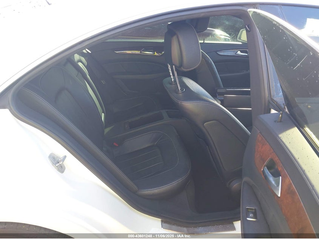 Mercedes-Benz CLS 550 4.6L V-8 DI, DOHC, VVT, TURBO, 402HP All Wheel Drive - автомобили, коли, обяви за нови и употребявани 7