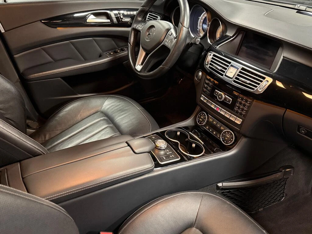 Mercedes-Benz CLS 550 4MATIC* AMG* Подгрев* Обдухване* Кейлес* Blind Spo - автомобили, коли, обяви за нови и употребявани 5