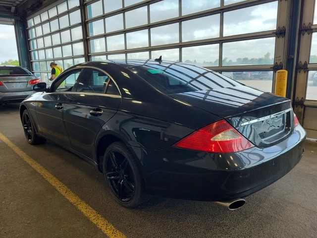 Mercedes-Benz CLS 550 ОБДУХВАНЕ * AIRMATIC * ШИБЕДАХ * CARFAX * - автомобили, коли, обяви за нови и употребявани 3