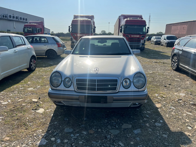 Mercedes-Benz E 200 E 200 ELEGANCE - автомобили, коли, обяви за нови и употребявани 1