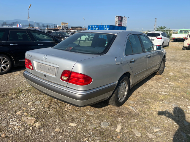 Mercedes-Benz E 200 E 200 ELEGANCE - автомобили, коли, обяви за нови и употребявани 4