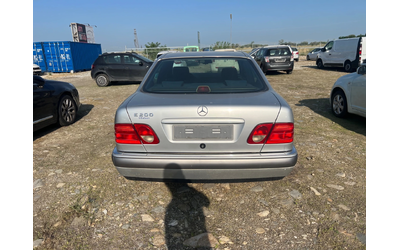 mercedes-benz-e-200 - 5