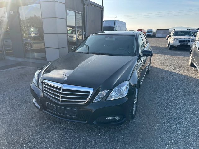 Mercedes-Benz E 200 AVANTGARDE* 184к.с* ПАНОРАМА* НАВИ - автомобили, коли, обяви за нови и употребявани 0
