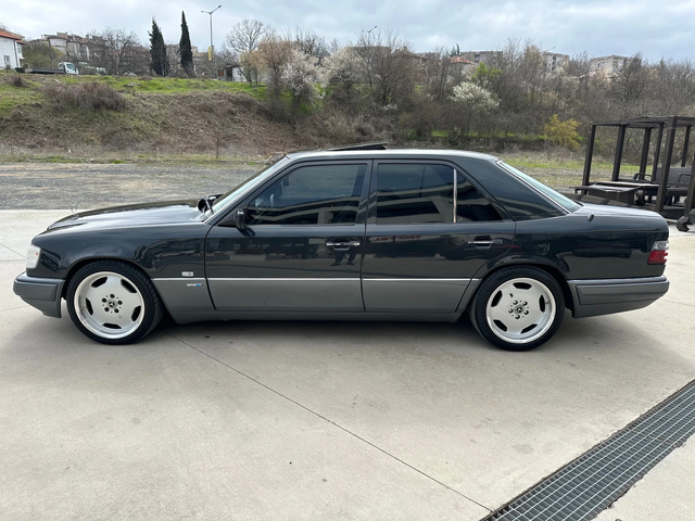 Mercedes-Benz E 200 - автомобили, коли, обяви за нови и употребявани 2