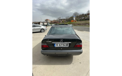 mercedes-benz-e-200 - 4