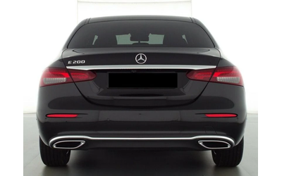 mercedes-benz-e-200 - 4