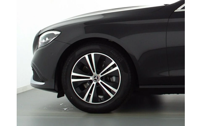 mercedes-benz-e-200 - 5