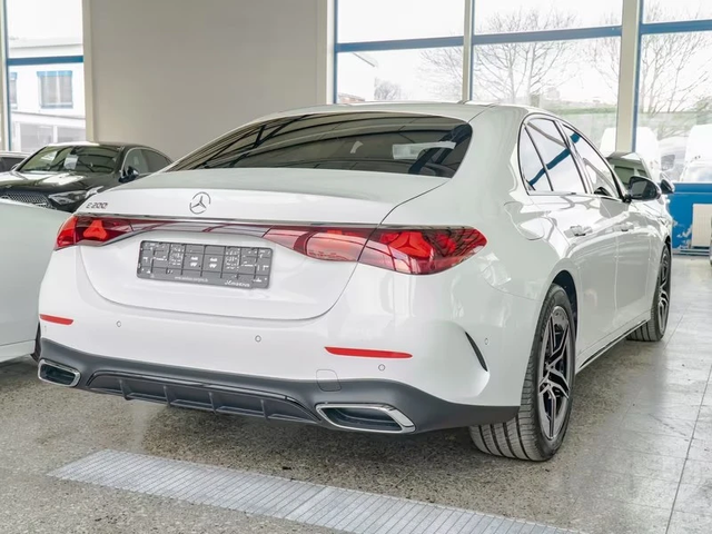 Mercedes-Benz E 200 AMG Night - автомобили, коли, обяви за нови и употребявани 1