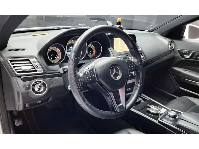 Mercedes-Benz E 200 Coupe - автомобили, коли, обяви за нови и употребявани 3