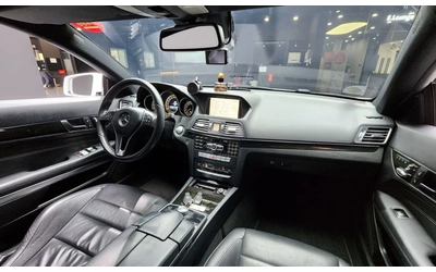mercedes-benz-e-200 - 4