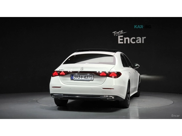 Mercedes-Benz E 200 ДИСТРОНИК* ПАМЕТ* ОБДУХВАНЕ* 4 ПОДГРЕВА* 360 КАМ - автомобили, коли, обяви за нови и употребявани 3