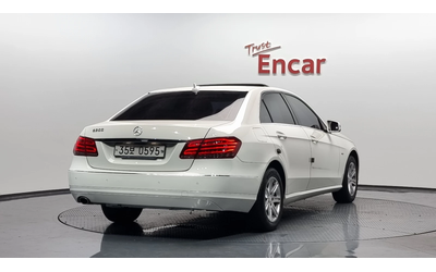 mercedes-benz-e-220 - 1