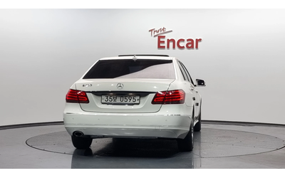 mercedes-benz-e-220 - 3