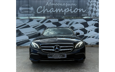 mercedes-benz-e-220 - 1