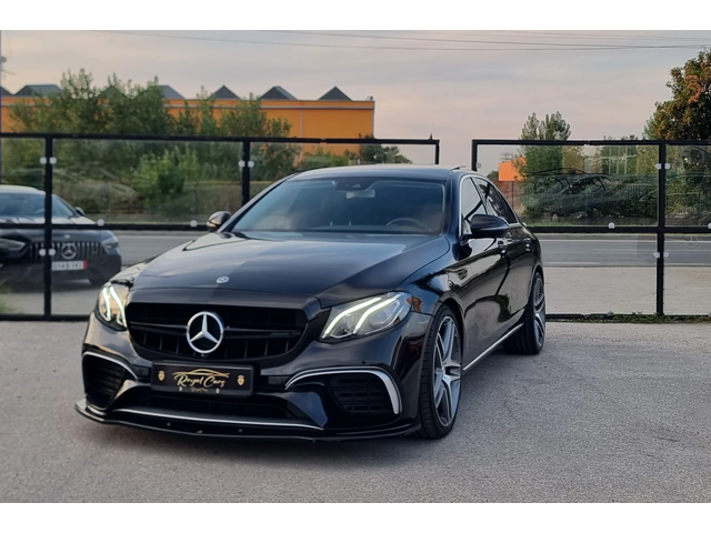 Mercedes-Benz E 220 BRABUS // 360 камера //DISTRONIC PLUS - автомобили, коли, обяви за нови и употребявани 0